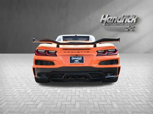 Used 2023 Chevrolet Corvette Z06 w/ Stealth Interior Trim Package RWD image 9