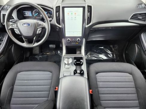 Certified 2022 Ford Edge SE w/ Black Appearance Package image 12