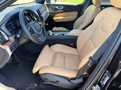 Certified 2023 Volvo XC60 B5 Ultimate w/ Climate Package AWD/4WD image 3