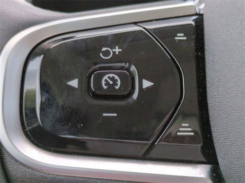 Used 2025 Volvo S60 B5 Plus image 24