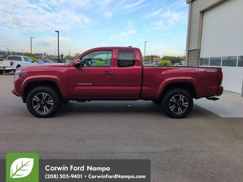 Used 2018 Toyota Tacoma TRD Sport w/ Technology Package AWD/4WD image 6