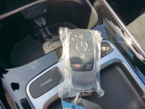 Used 2025 Mercedes-Benz GLA 250 image 24