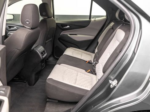 Used 2018 Chevrolet Equinox LS FWD image 29