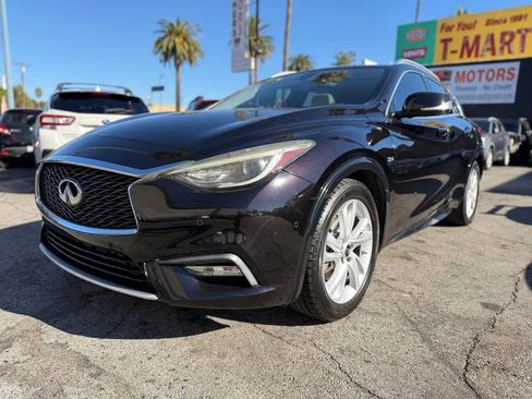 Used 2018 INFINITI QX30 Premium w/ Navigation Package image 10