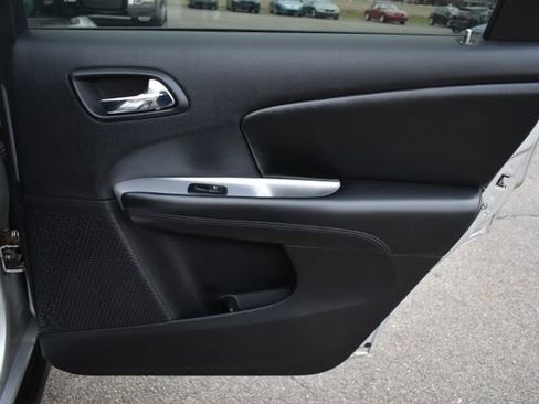 Used 2012 Dodge Journey SXT image 33