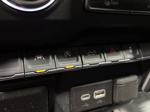 Used 2024 Chevrolet Silverado 1500 Custom image 33