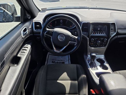 Used 2021 Jeep Grand Cherokee Laredo image 14