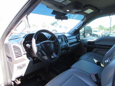 Used 2017 Ford F250 XL w/ STX Appearance Package AWD/4WD image 10