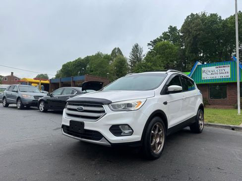 Used 2018 Ford Escape Titanium AWD/4WD image 1