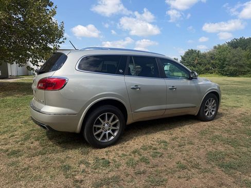 Used 2013 Buick Enclave Leather FWD image 4