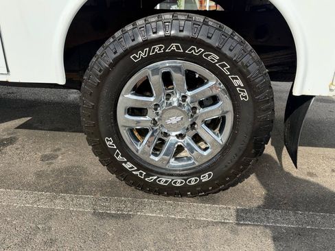 Used 2019 Chevrolet Silverado 2500 W/T w/ WT Convenience Package AWD/4WD image 18