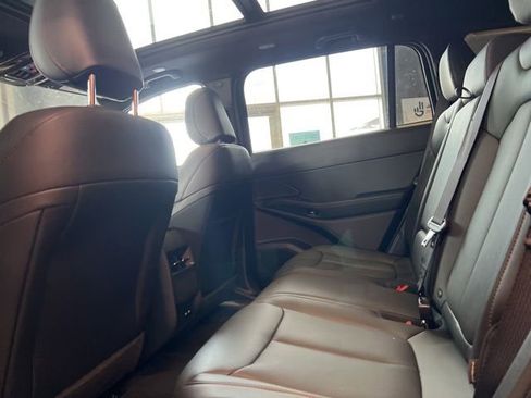 New 2026 Jeep Cherokee Laredo image 16