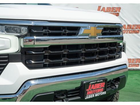 Used 2025 Chevrolet Silverado 1500 LT AWD/4WD image 40