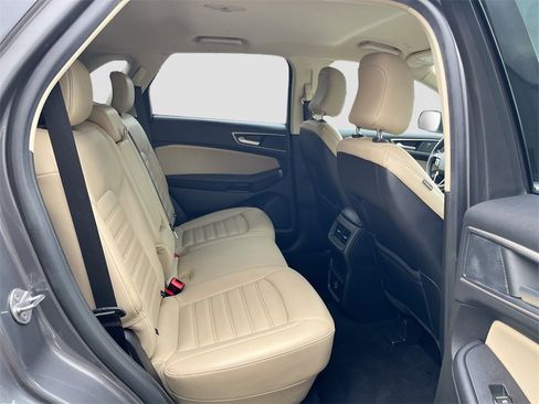 Used 2022 Ford Edge SEL image 31