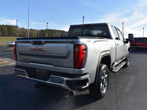 Used 2025 GMC Sierra 2500 SLT w/ SLT Premium Package image 3