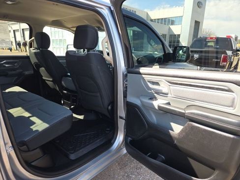 Used 2019 RAM 1500 Big Horn AWD/4WD image 40