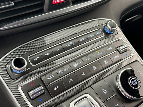 Used 2023 Hyundai Santa Fe SEL w/ Premium Package image 16