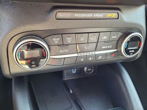 Used 2020 Ford Escape Titanium w/ Titanium Premium Package 2.0 image 20