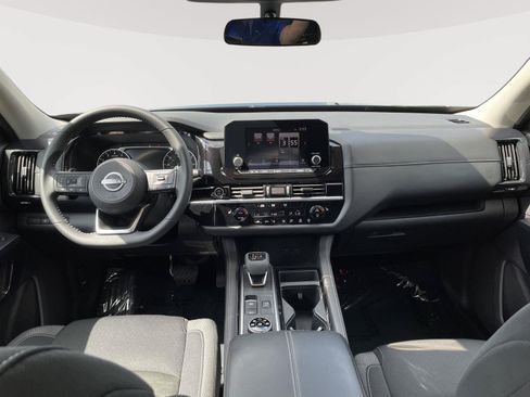 Used 2024 Nissan Pathfinder SV w/ SV Premium Package AWD/4WD image 17