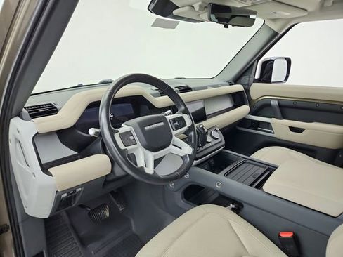 Used 2020 Land Rover Defender 110 First Edition image 16
