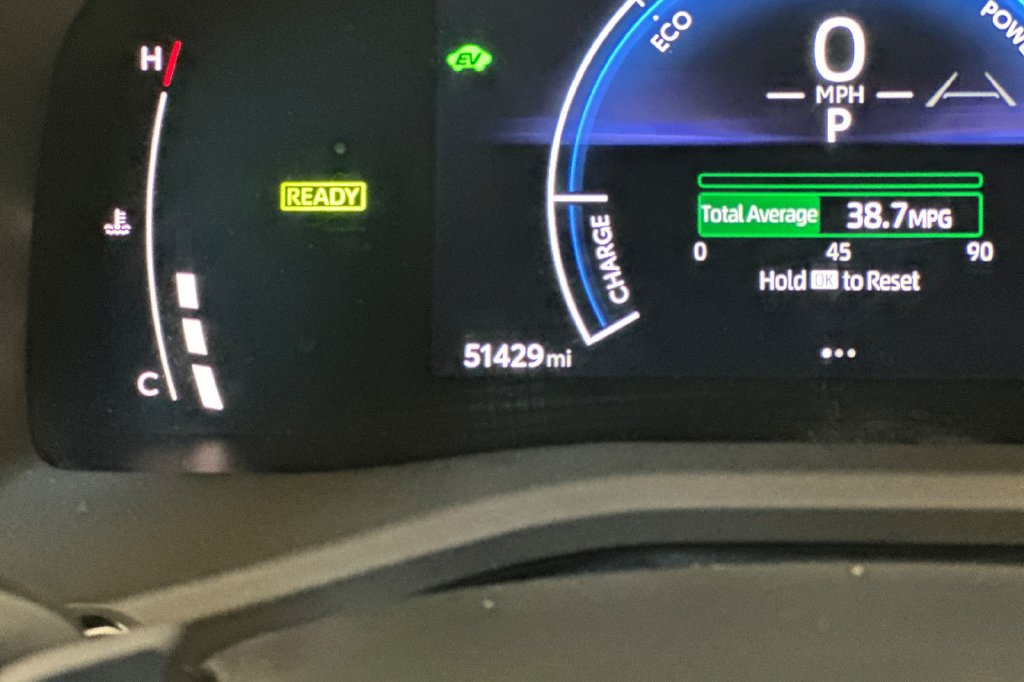 Used 2025 Toyota Camry SE FWD image 30
