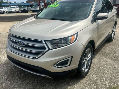 Used 2017 Ford Edge Titanium w/ Technology Package AWD/4WD image 2