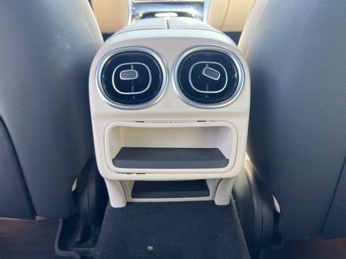 Used 2023 Mercedes-Benz C 300 Sedan image 19