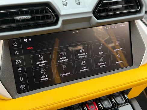 Used 2025 Lamborghini Urus SE image 22