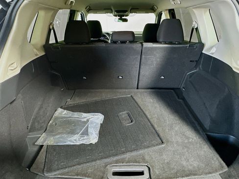 Used 2024 Nissan Rogue SV image 27