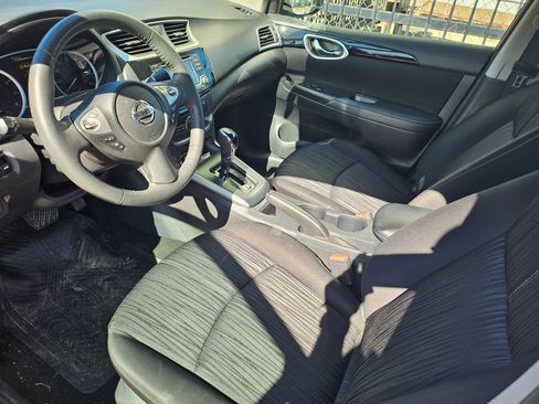 Used 2018 Nissan Sentra SV image 5