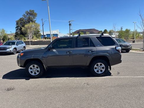 Used 2016 Toyota 4Runner SR5 image 6