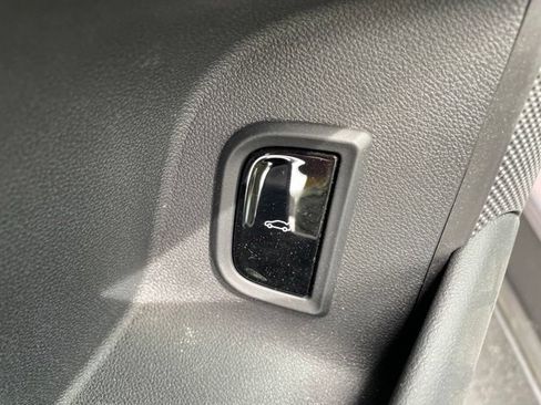 Used 2025 Cadillac Lyriq Luxury w/ LPO, Floor Liner Package AWD/4WD image 15