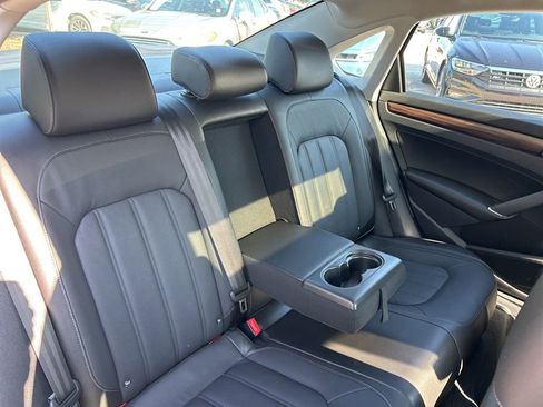 Used 2022 Volkswagen Passat 2.0T image 50