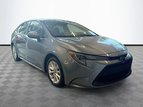 Used 2020 Toyota Corolla LE w/ LE Premium Package FWD image 4