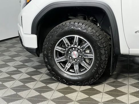 Used 2025 GMC Sierra 1500 AT4 w/ AT4 Premium Package image 13