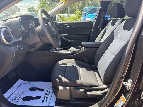 Used 2026 Chevrolet Trax LS FWD image 9