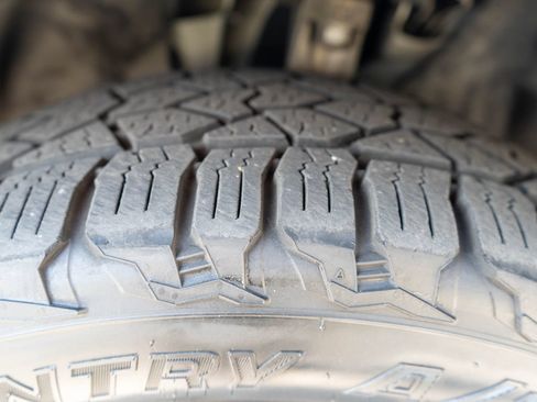 Used 2019 Jeep Grand Cherokee Altitude AWD/4WD image 31