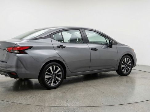 Used 2025 Nissan Versa SV image 9