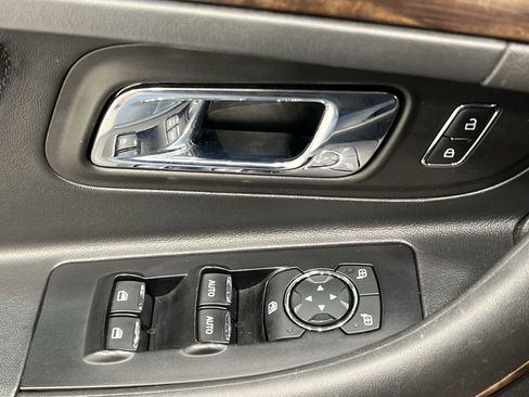 Used 2018 Ford Taurus Limited image 13