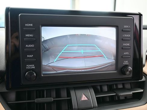 Used 2019 Toyota RAV4 LE image 20