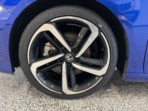 Used 2018 Honda Accord Sport image 9