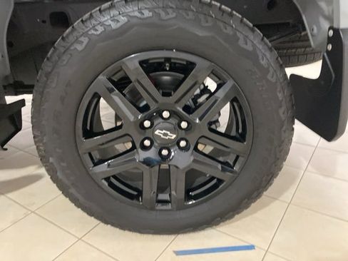 Used 2024 Chevrolet Silverado 1500 Custom Trail Boss w/ Turbomax Blackout Package image 26