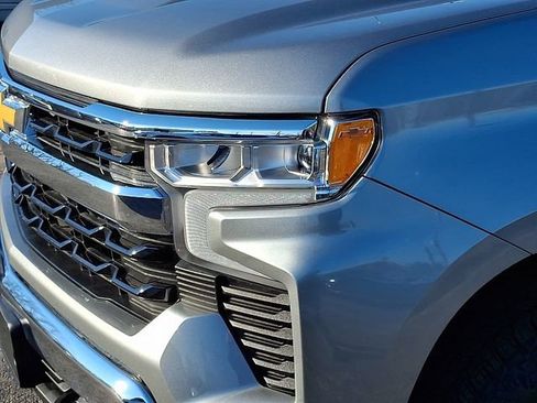 Used 2023 Chevrolet Silverado 1500 LT image 9