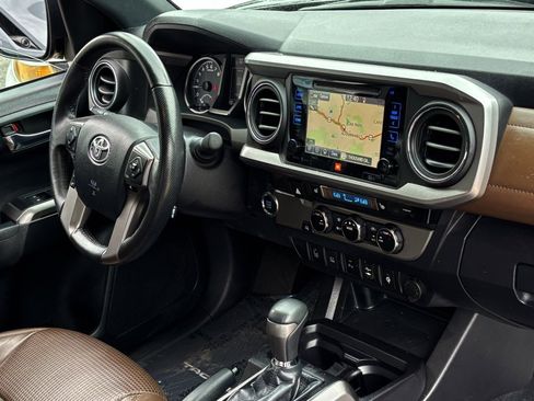 Used 2016 Toyota Tacoma Limited image 26