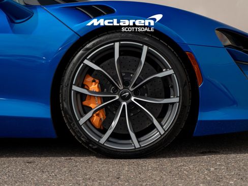 Used 2023 McLaren Artura image 22