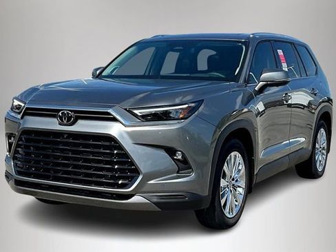 New 2025 Toyota Grand Highlander AWD image 2