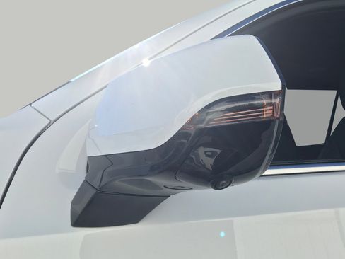 Certified 2025 GMC Yukon XL Denali image 38