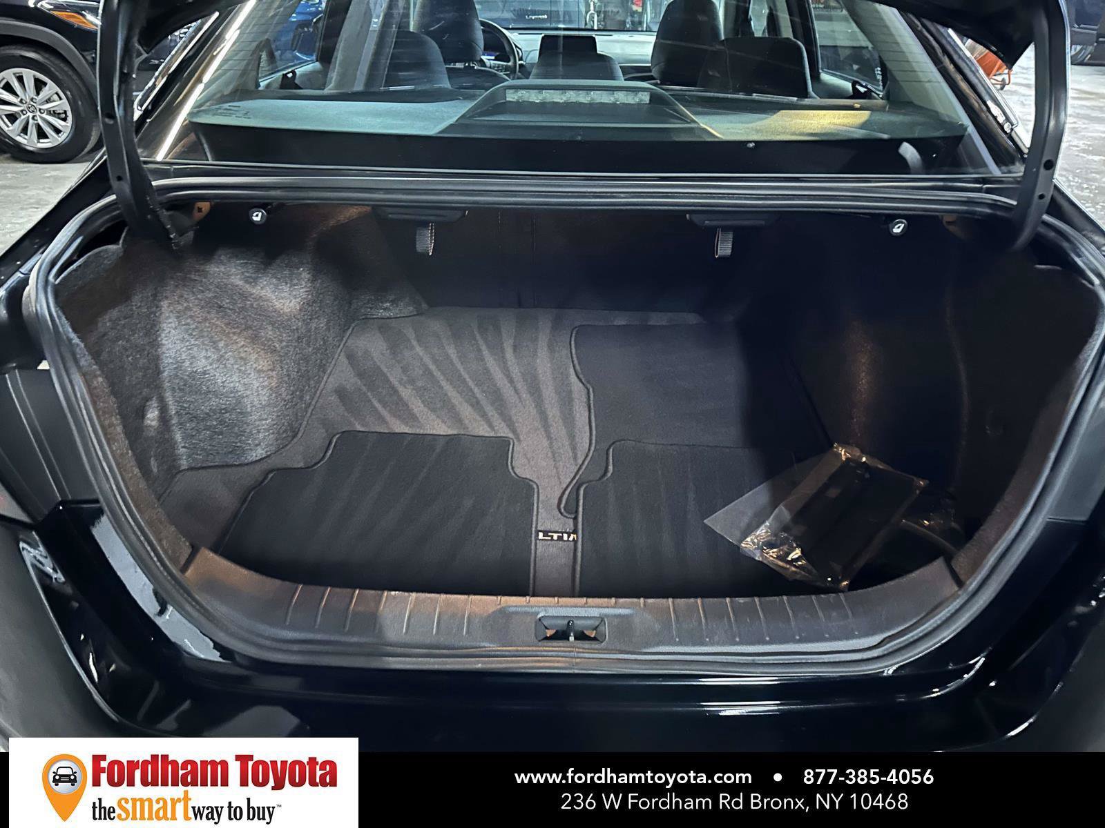 Used 2025 Nissan Altima 2.5 SV FWD image 13