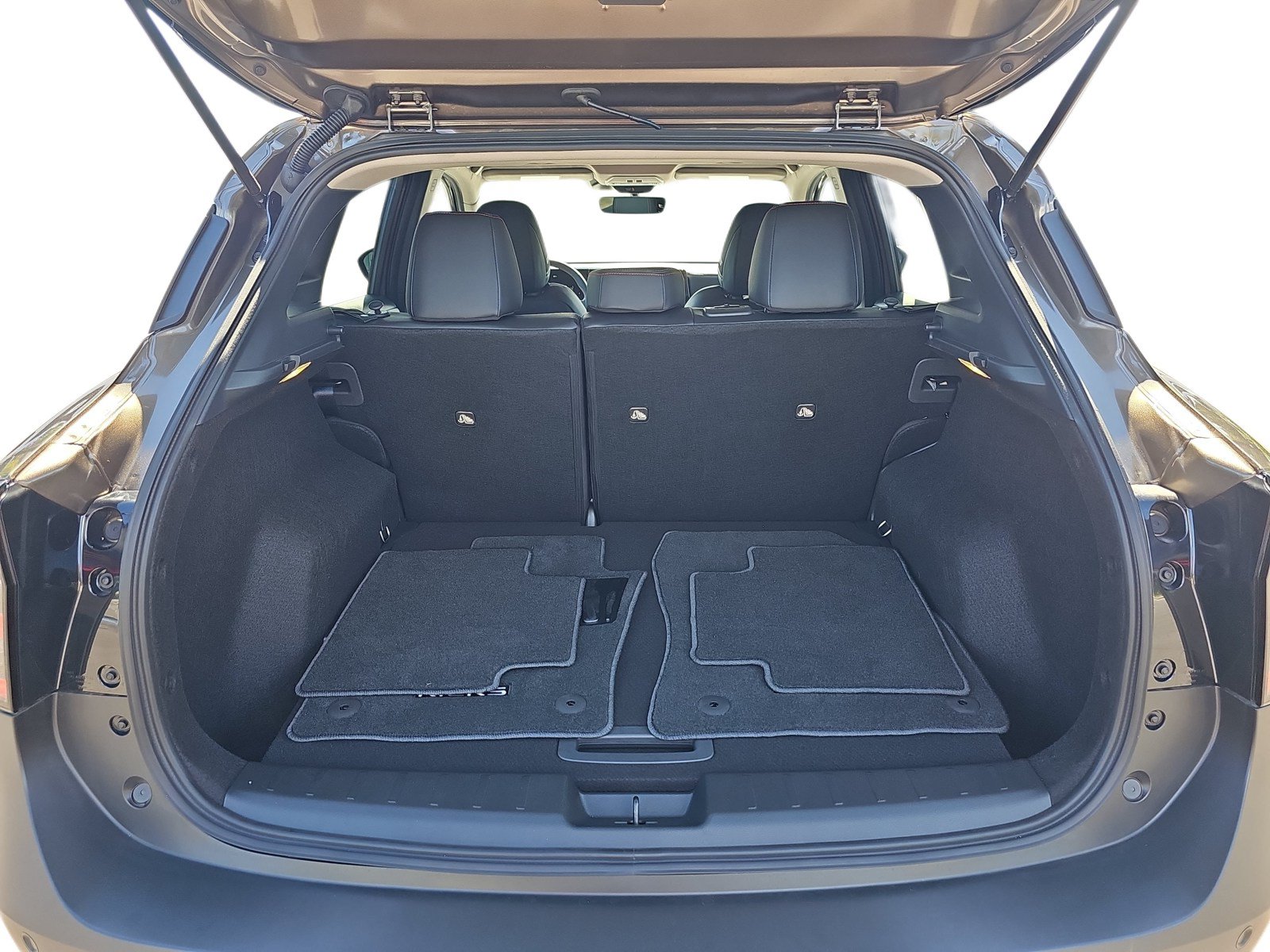 Used 2026 Nissan Kicks SR w/ SR Premium Package FWD image 27