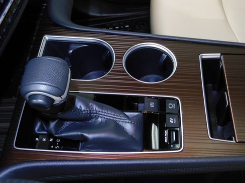 Used 2021 Toyota Sienna XLE image 33